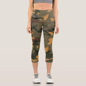 Grunged Green Camouflage Capri Leggings (Vorderseite)