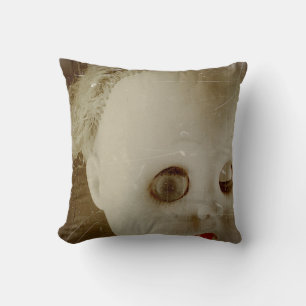 Grungy Doll Face Kissen