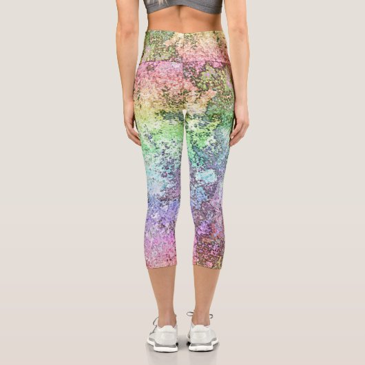Grungy Rainbow Capri Leggings (Rückseite)