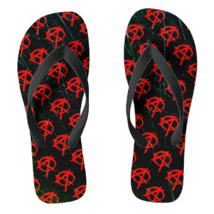 Grungy Red Anarchy Symbol Badesandalen