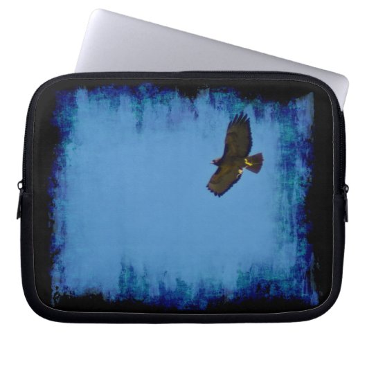 Grungy Red Tail Hawk Soaring Laptopschutzhülle (Vorderseite)