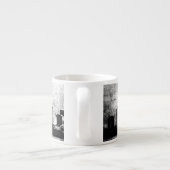 Grungy Stadthintergrund in Schwarzweiss Espressotasse (Rückseite)