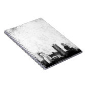 Grungy Stadthintergrund in Schwarzweiss Notizblock (Rechte Seite)