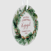 Grünkranz Unser erstes Weihnachtsfest Verlobt Ornament (Vorderseite)