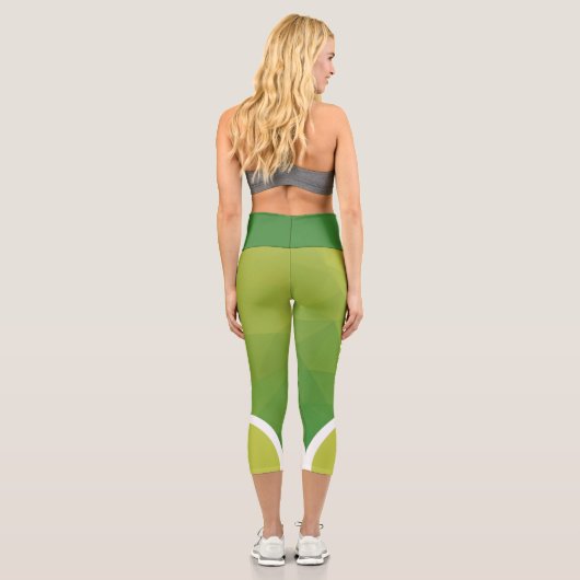 Grüntöne mit dem Namen modern Capri Leggings (Rückseite)