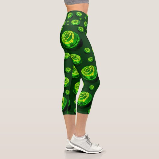 Grüntöne: Rasenbogenmuster in Ölfarbe Capri Leggings (Rechts)
