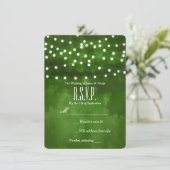 Grünwald Rustic String Lights Wedding RSVP Einladung (Stehend Vorderseite)