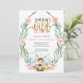 Grünwald Sie ist ein wilder erster Geburtstag Einladung (Stehend Vorderseite)