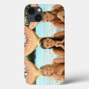 Gruppe auf dem Strand iPhone 13 Hülle