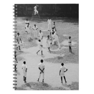 GRUPPE DER BASEBALSPIELERINNEN NOTIZBLOCK