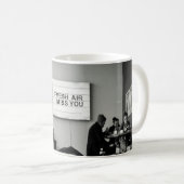 GRUPPE DER IM VORSITZ SITZENDEN KAFFEETASSE (VorderseiteRechts)