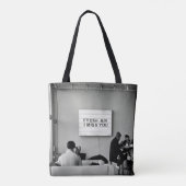 GRUPPE DER IM VORSITZ SITZENDEN TASCHE (Rückseite)