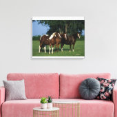 Gruppe der Stehenden Paint Horses Leinwanddruck (Insitu (Wohnzimmer))