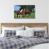 Gruppe der Stehenden Paint Horses Leinwanddruck (Insitu (Schlafzimmer))