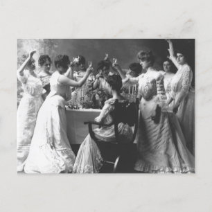 Gruppe von Frauen beim Champagner Toast Anfang 190 Postkarte