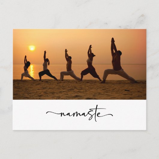 Gruppe von Menschen Yoga mit Namaste Wort Postkarte (Vorderseite)