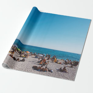GRUPPE VON PERSONEN, DIE DEN GARANTIERTEN STRAND B GESCHENKPAPIER