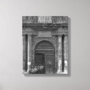 Gruppe von Schülern, die das Hotel de Ville verlas Leinwanddruck