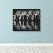 Gruppe von Steppenzebras trinkt nachts zusammen Leinwanddruck (Insitu (Holzboden))