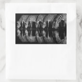 Gruppe von Steppenzebras trinkt nachts zusammen Rechteckiger Aufkleber (Tasche)