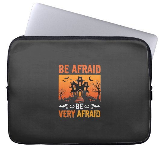 Grusel-Haus Halloween-Design Laptopschutzhülle (Vorderseite)
