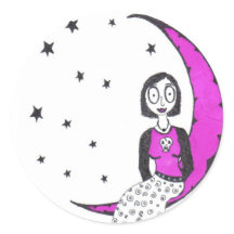 Gruselig über dem Mond