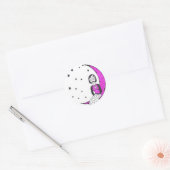 Gruselig über dem Mond Runder Aufkleber (Umschlag)