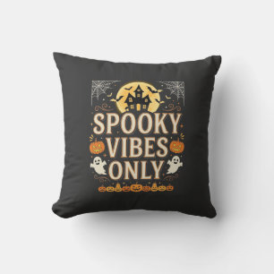 Gruselige Halloween-Geisterburg Design_1 Kissen