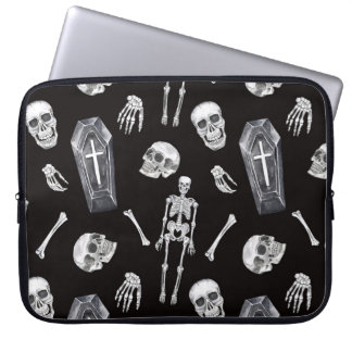 Gruselige Schädel: Halloween-Aquarellmuster Laptopschutzhülle