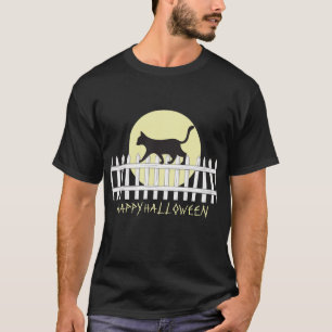 Gruselige schwarze Katze auf Lattenzaun T-Shirt