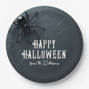 Gruselige schwarze Spinne und Halloween-Party mit  Pappteller