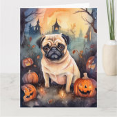 Gruseliger Halloween-Mops mit Kürbissen Karte (Vorderseite)