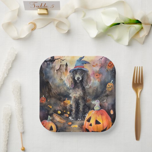 Gruseliger Halloween-Pudel mit Kürbissen Pappteller (Hochzeit)