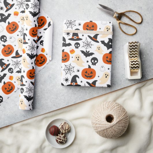 Gruseliger saisonaler Halloween-Muster Geschenkpapier (Kunsthandwerk)