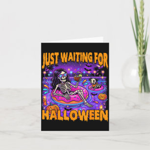 Gruseliger Sommer-Skelett-Witz, der auf Halloween Karte