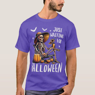 Gruseliger Summerween-Skelett, das nur auf Hallowe T-Shirt