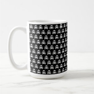 gruseliger Totenschädel auf schwarzem Hintergrund Kaffeetasse