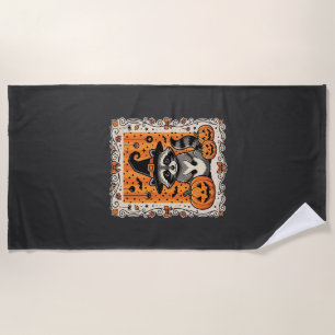 Gruseliger Waschbär Halloween-Kürbis-Design_1 Strandtuch