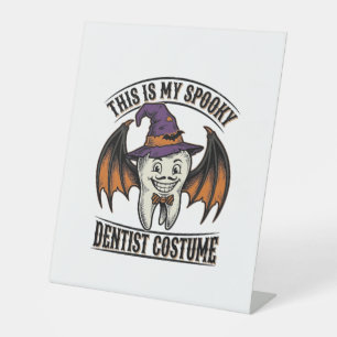 Gruseliger Zahnarzt-Kostüm Halloween Zahnheilkunde Sockelschild