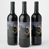 Gruseliges Getränk. Großer, schwarzer Hund Weinetikett (Flaschen)