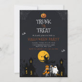 Gruseliges Spukhaus Koffer oder Behandle Halloween Einladung (Vorderseite)