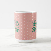 Grüße der Saison mit Punkten Kaffeetasse (Mittel)