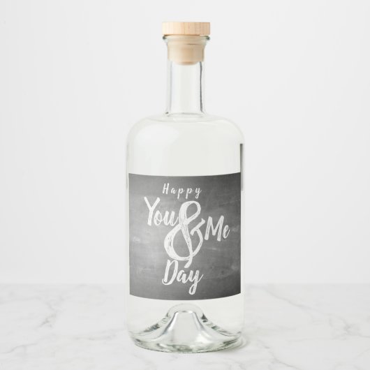 Grüße Jubiläum im Chalkboard-Look Alkoholflaschenetikett (Vorderseite)