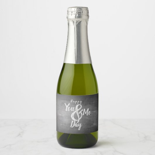 Grüße Jubiläum im Chalkboard-Look Schaumweinetikett (Vorderseite)