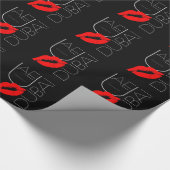 Grüße von Dubai UAE Red Lipstick Kiss Geschenkpapier (Ecke)