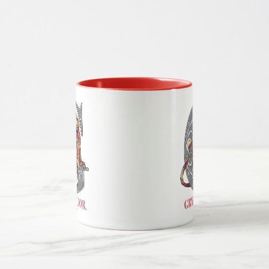 GRYFFINDOR™ Crosshatched Emblem Tasse (Zentrum)