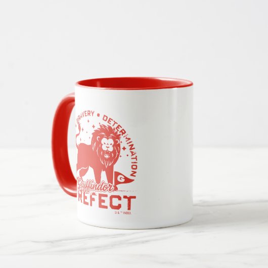 GRYFFINDOR™ Präfektes Abzeichen Tasse (Vorderseite Links)