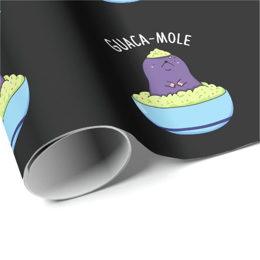 Guacamole Funny Mole in Guacamole Dip Pun Dark BG Geschenkpapier (Rolleneckpunkt)