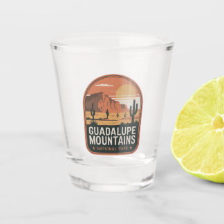 Guadalupe Mountains Retro-Wüsten-Reiseabzeichen Schnapsglas
