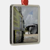 Guam's WONPAT Airport Silbernes Ornament (Rechts)